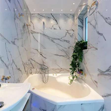 Calluna * Hriszí Aktí Haniá