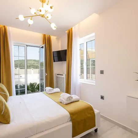 Calluna Villa Hriszí Aktí Haniá